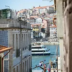 Porto Views & Wines By Porto Hosts *