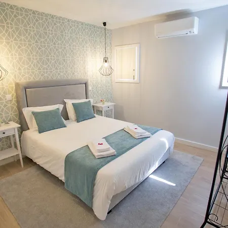 Porto Views & Wines By Porto Hosts *