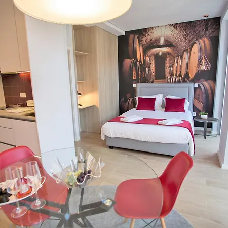 Porto Views & Wines By Porto Hosts Daire *