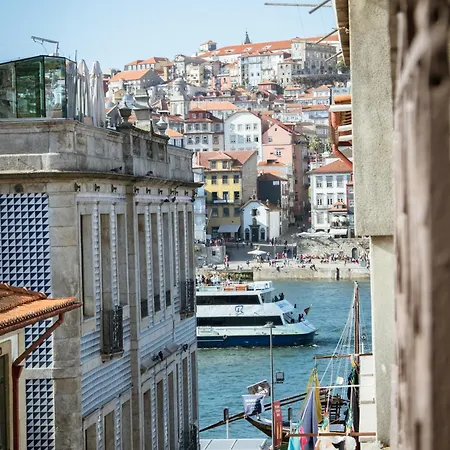 Porto Views & Wines By Porto Hosts *