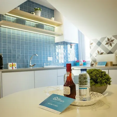 Porto Views & Wines By Porto Hosts *