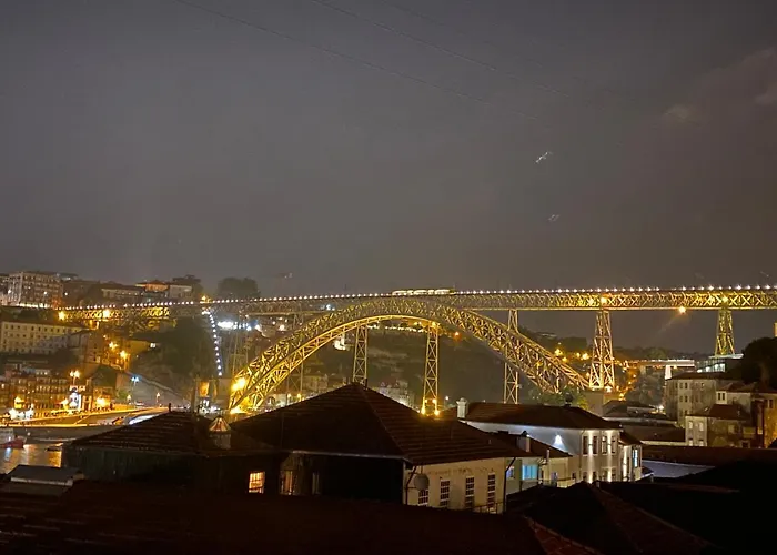 Porto Views & Wines By Porto Hosts Daire *