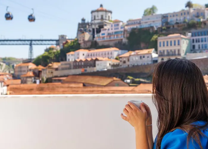 Porto Views & Wines By Porto Hosts