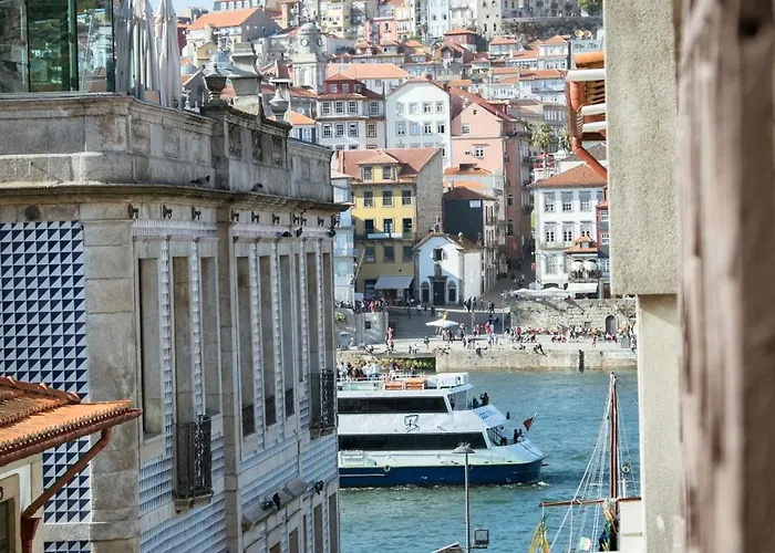 Porto Views & Wines By Porto Hosts *