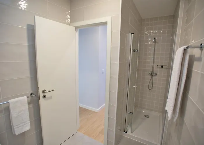 Porto Views & Wines By Porto Hosts