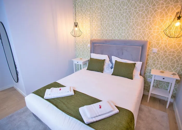 Porto Views & Wines By Porto Hosts