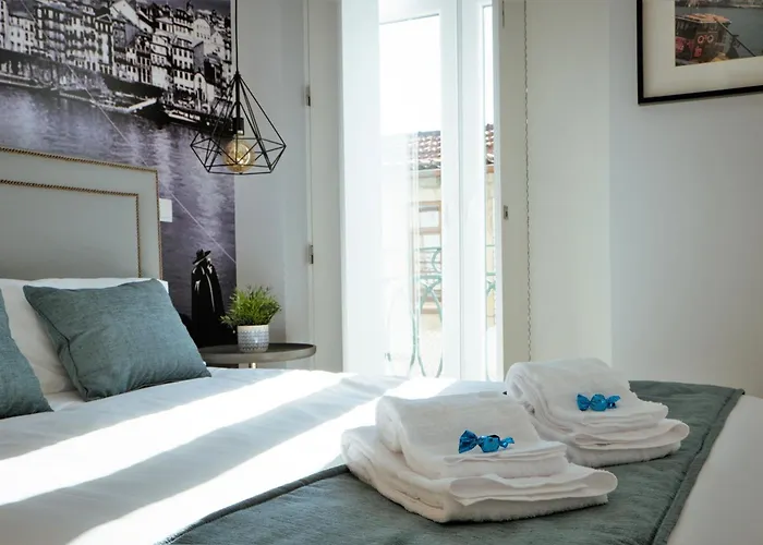 Porto Views & Wines By Porto Hosts