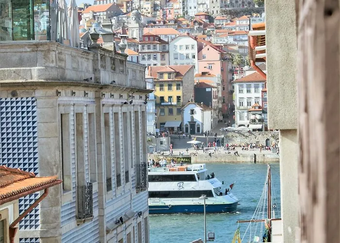 Porto Views & Wines By Porto Hosts *