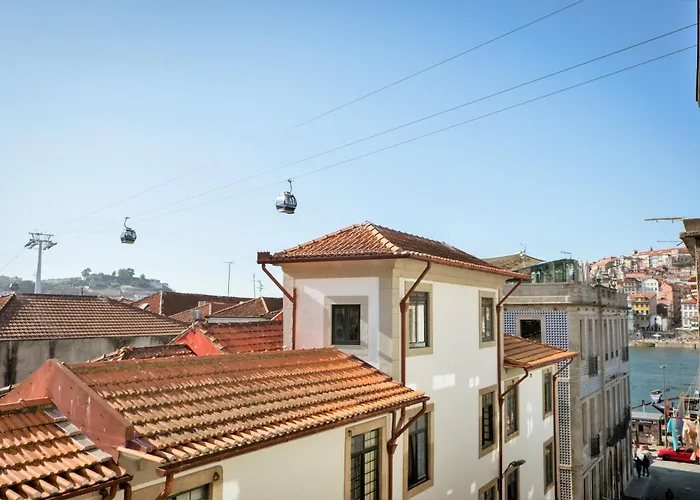 Porto Views & Wines By Porto Hosts Daire *