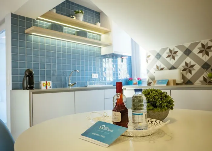 Porto Views & Wines By Porto Hosts *